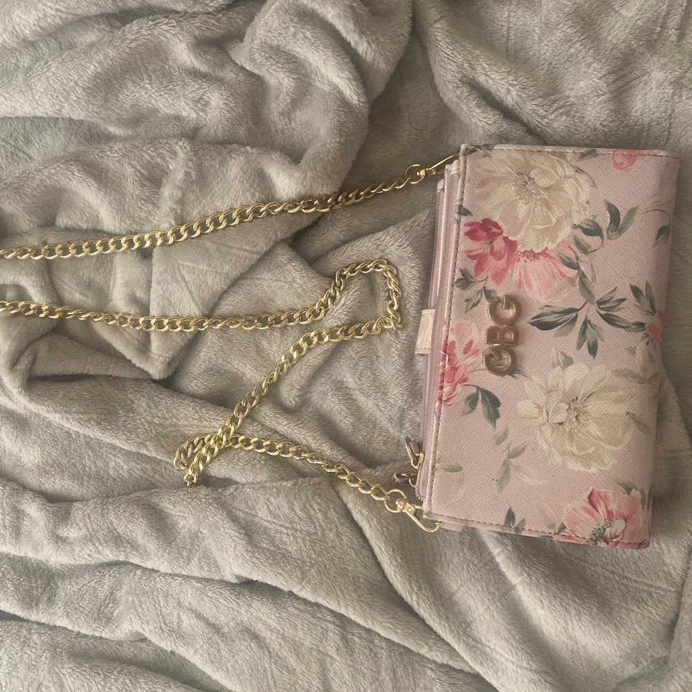 Guess Clutch